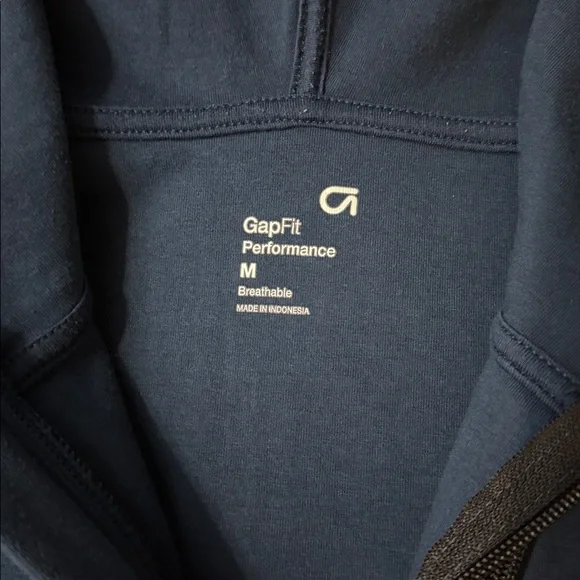 GapFit Performance Hoodie.                        ( Pre-owned ) - Picture 6 of 12